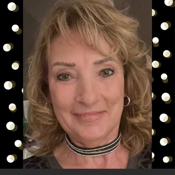 Meet your Posher, Yvonne - Picture 1 of 1